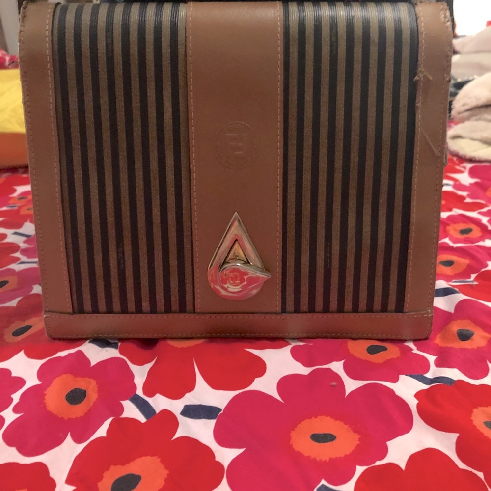 AUTHENTIC VINTAGE FENDI PENGUIN CROSSBODY.